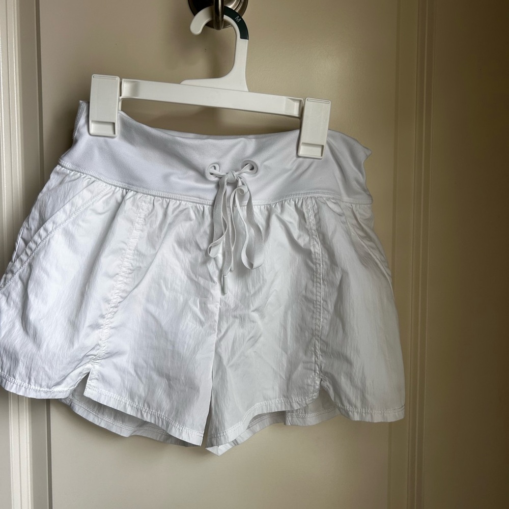 High Waist White Relaxed Fit Shorts